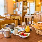 Logis Restaurant Du Bougnat Saint-Victor-la-Riviere
