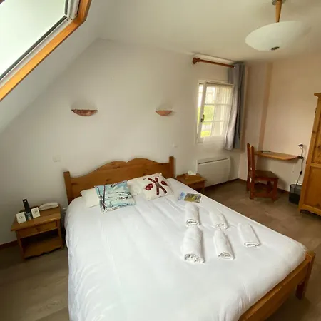 Logis Restaurant Du Bougnat 3* Saint-Victor-la-Riviere