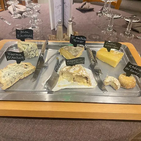 Logis Restaurant Du Bougnat Hotel