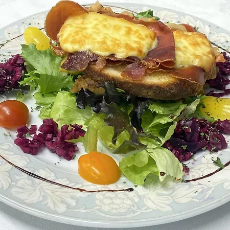 Logis Restaurant Du Bougnat 3*