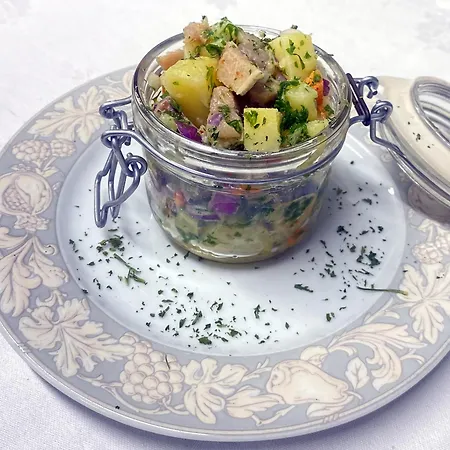Logis Restaurant Du Bougnat Hotel